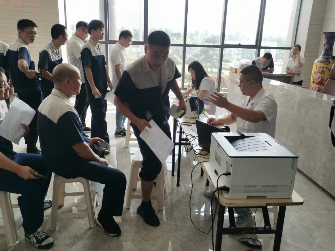 無償獻(xiàn)血，溫暖相傳